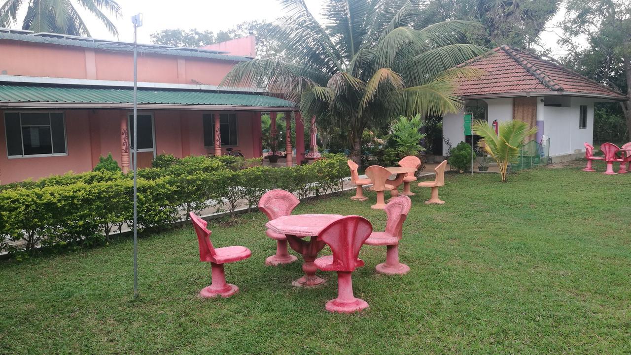 Hotel Friends Paradise Kilinochchi Exterior foto